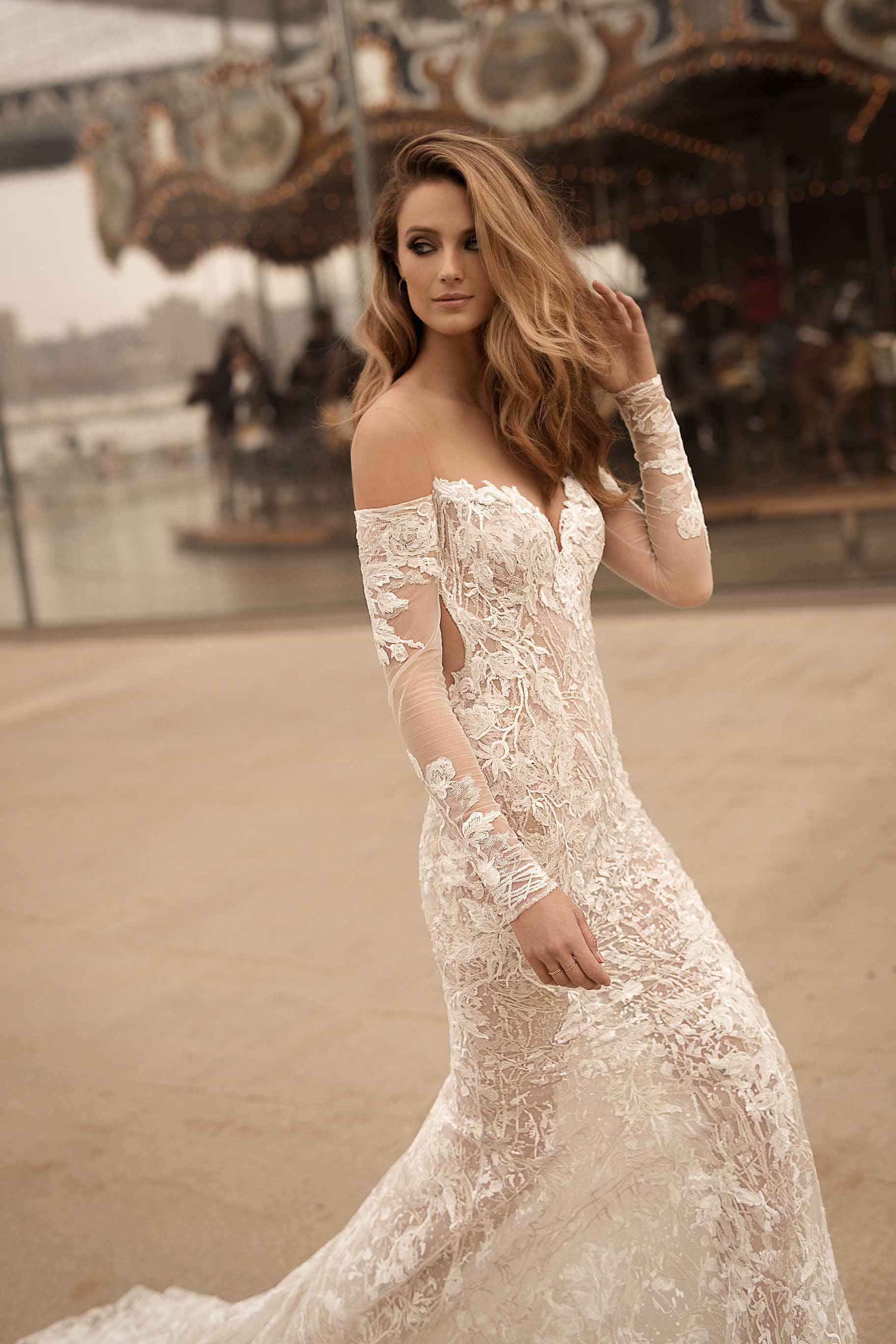 berta spring 2018 bridal strapless sweetheart neckline full embellishment elegant sexy sheath wedding dress poen back sweep train (11) zv